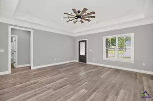 143 Village Cir, Cochran, GA 31014 - Photo 9