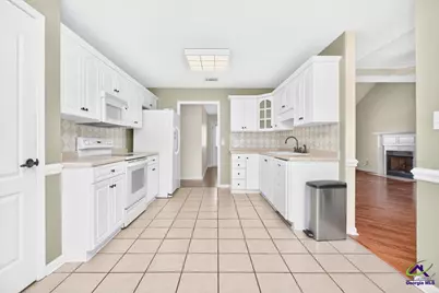 609 Sark Drive, Warner Robins, GA 31088 - Photo 13
