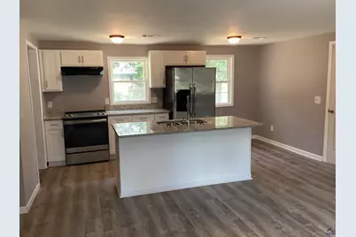 209 E Valley Drive, Fort Valley, GA 31030 - Photo 3