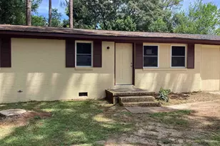 209 E Valley Dr, Fort Valley, GA 31030 - Photo 1