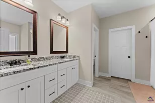 204 Dennard Dr, Perry, GA 31069 - Photo 17