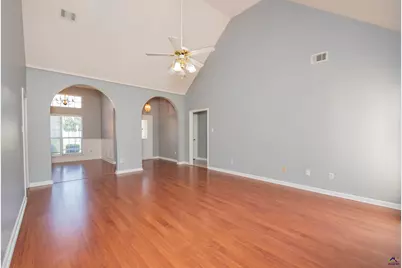 225 Autumn Woods Drive, Warner Robins, GA 31088 - Photo 11