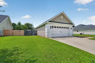 205 Margeson Dr, Warner Robins, GA 31088 - Photo 3