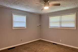 1189 SE Desota St, Gainesville, GA 30501 - Photo 7