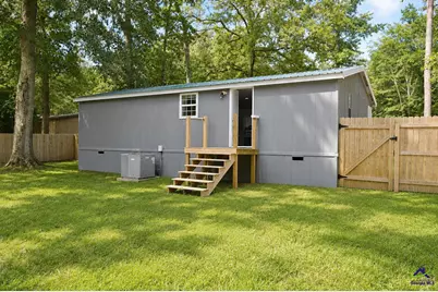 127 Village Blvd, Perry, GA 31069 - Photo 7