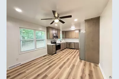 105 Woodsdale, Warner Robins, GA 31088 - Photo 3