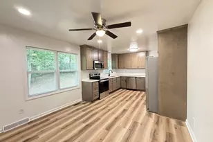 105 Woodsdale, Warner Robins, GA 31088 - Photo 3