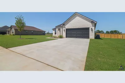 207 Farmland Circle, Perry, GA 31069 - Photo 3