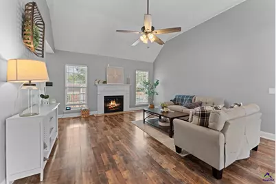 318 Christopher Luke Circle, Perry, GA 31069 - Photo 9