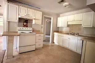 451 Alabama Ave, Warner Robins, GA 31093 - Photo 3