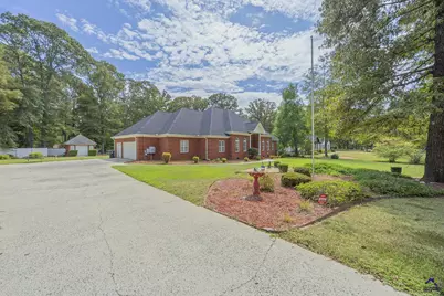 127 S Live Oak Cir Circle, Byron, GA 31008 - Photo 1