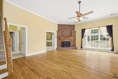 127 S Live Oak Cir Circle, Byron, GA 31008 - Photo 11