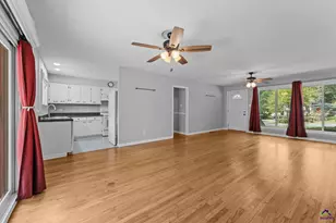 202 Woodland Dr, Warner Robins, GA 31088 - Photo 9