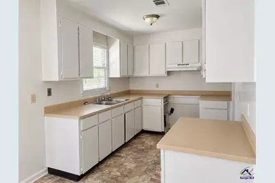 303 Utah Avenue, Warner Robins, GA 31093 - Photo 3