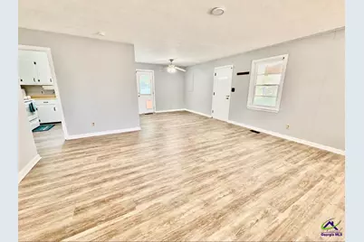 205 Choctaw Street, Warner Robins, GA 31088 - Photo 7