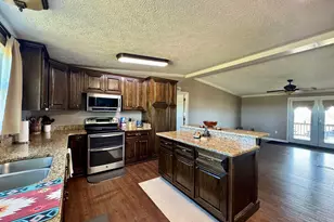 131 Griffin Rd, Hawkinsville, GA 31036 - Photo 17