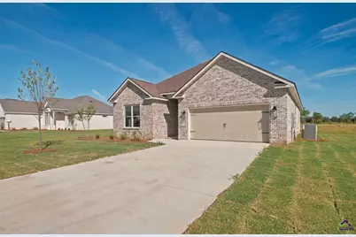 215 Farmland Circle, Perry, GA 31069 - Photo 3