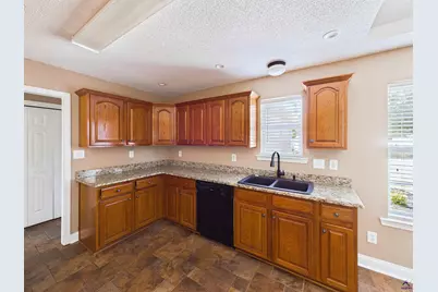 709 Sark Drive, Warner Robins, GA 31088 - Photo 15