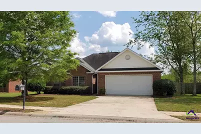 207 Sugarloaf Parkway, Perry, GA 31069 - Photo 1