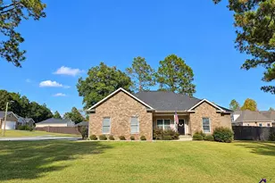 24 Boxwood St, Hawkinsville, GA 31036 - Photo 1