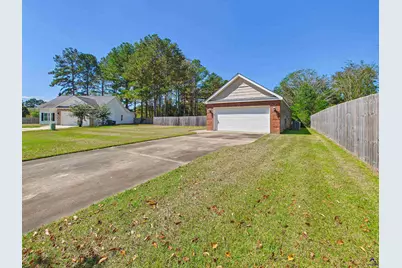 202 Greylock Drive, Perry, GA 31069 - Photo 5