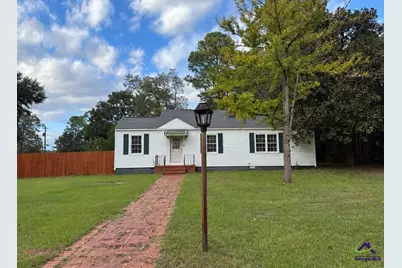 1301 Georgia Avenue, Perry, GA 31069 - Photo 1