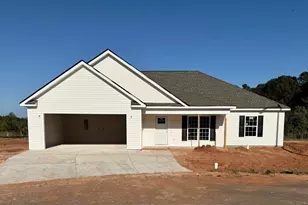 215 Sutton Dr, Perry, GA 31069 - Photo 1