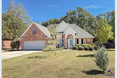 204 Quinelle Drive, Perry, GA 31069 - Photo 1