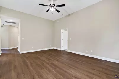 130 Fairway Oaks Drive, Perry, GA 31069 - Photo 9