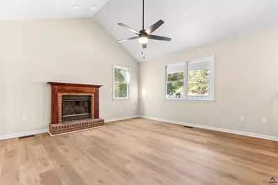 102 Collins Court, Macon, GA 31216 - Photo 11