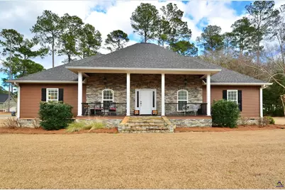 133 Pine Hill Drive, Cochran, GA 31014 - Photo 1