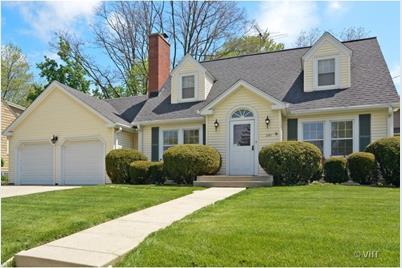 261 Regent Street, Glen Ellyn, IL 60137 - Photo 1