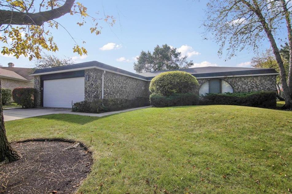 4507 Lindenwood Ln, Northbrook, IL 60062 MLS 09070823 Coldwell Banker