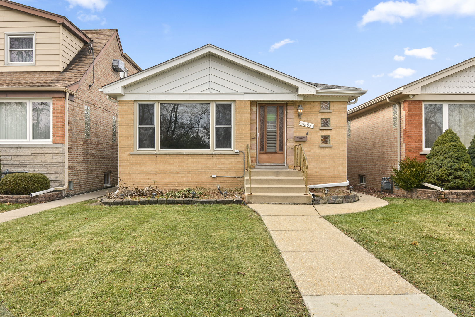 4552 N Oak Park Ave, Harwood Heights, IL 60706 MLS 10144265