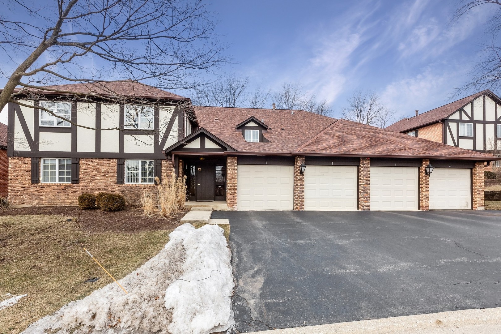 12 Algonquin Trail 2, Indian Head Park, IL 60525 MLS 10294028