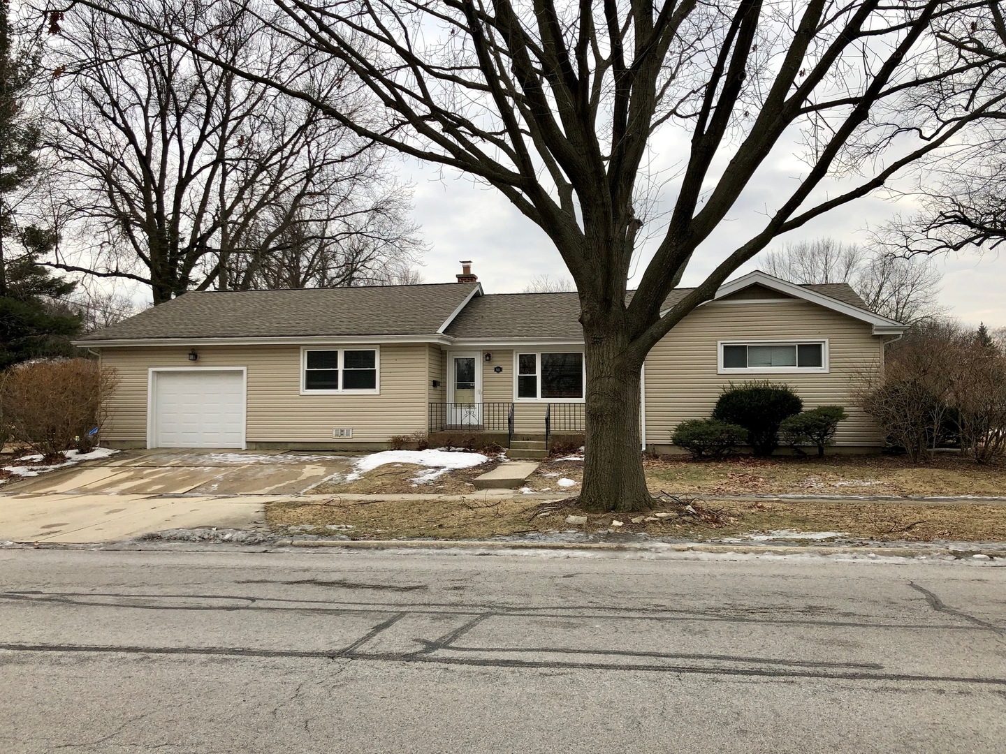 501 S Edgewood Ave Lombard Il 60148 Mls 10294193 Coldwell Banker