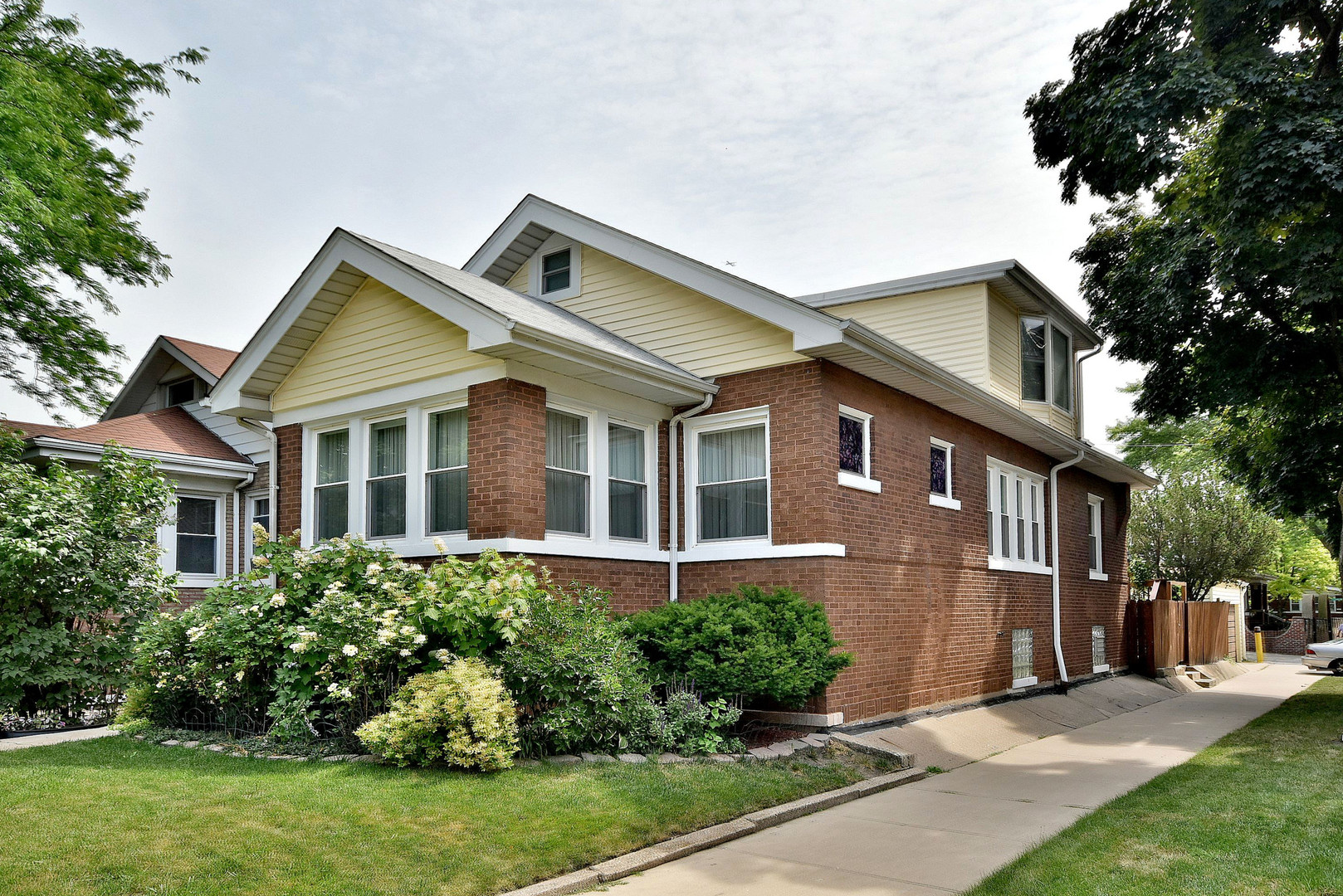 5001 N Monticello Ave, Chicago, IL 60625 - MLS 10330222 - Coldwell Banker