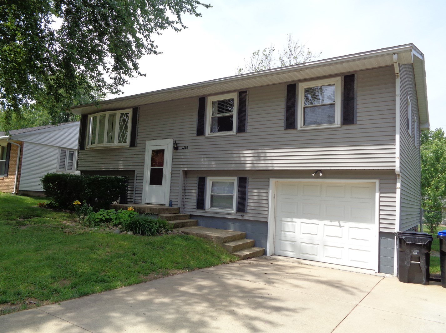 1226 Rutledge Rd, Bloomington, IL 61704 - MLS 10406096 ...