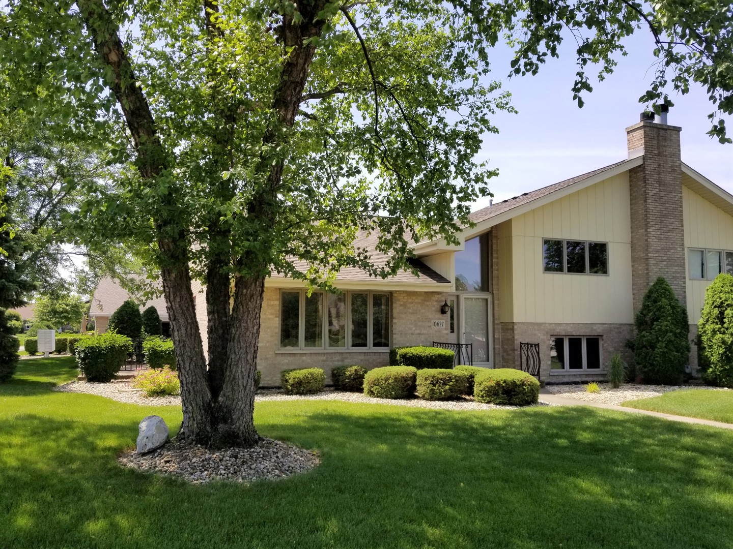 10627 Eagle Ridge Dr 11, Orland Park, IL 60467 MLS 10443723 Coldwell Banker