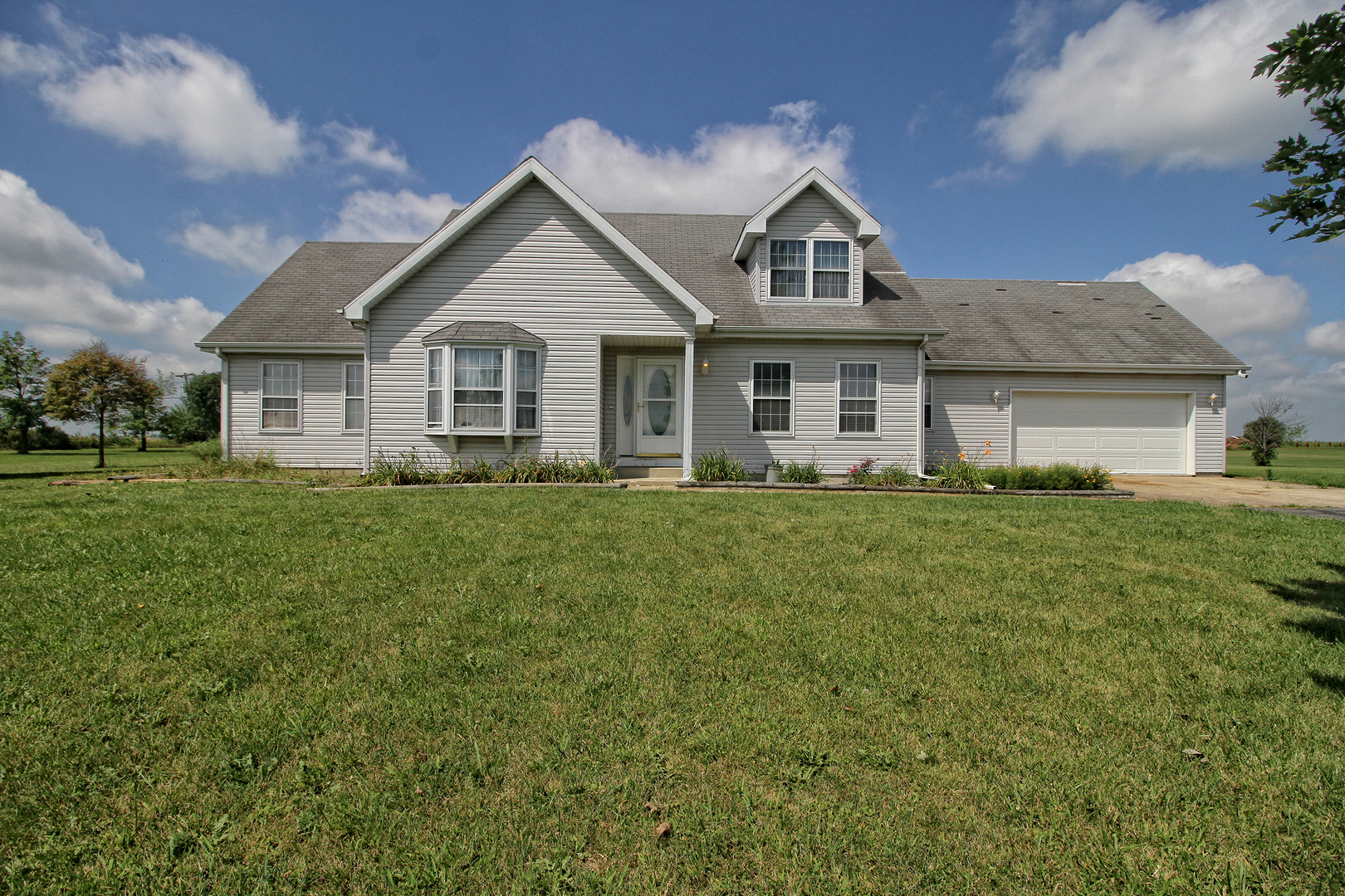 2938 S 5000W Rd, Kankakee, IL 60901 MLS 10489146 Coldwell Banker