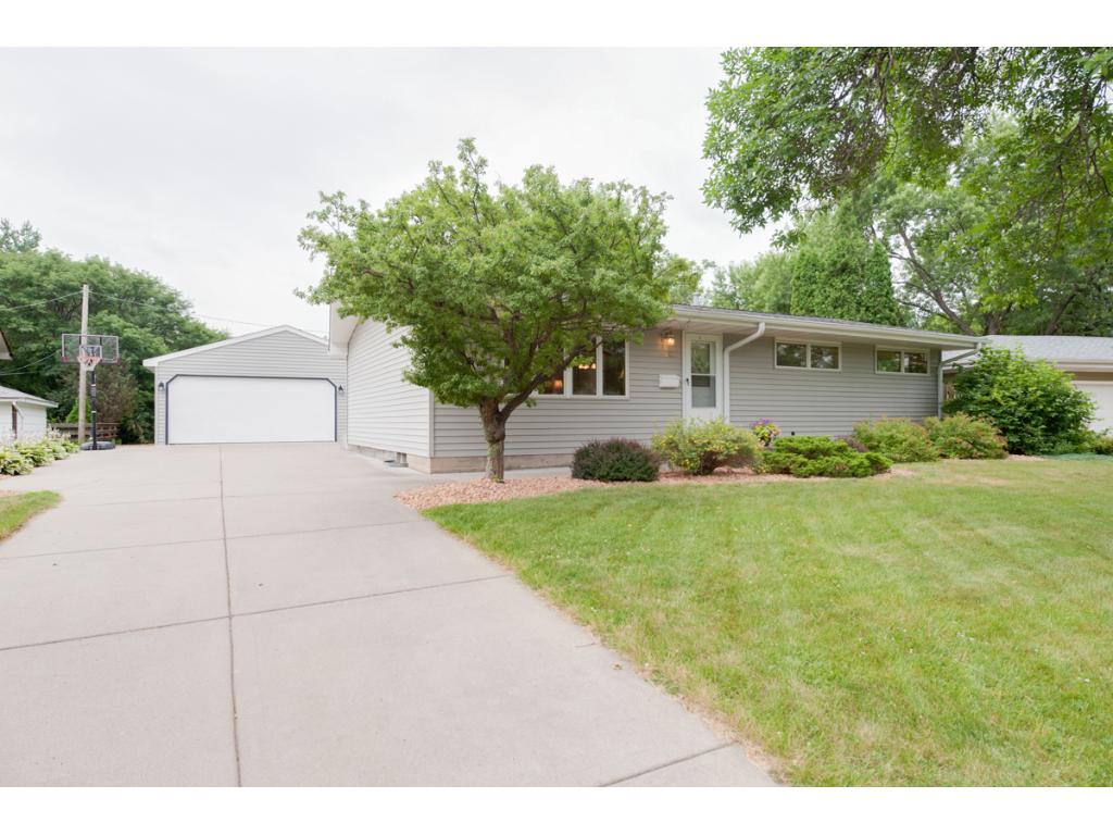 5043 9 Mile Creek Cir, Bloomington, MN 55437 MLS 4738717 Coldwell