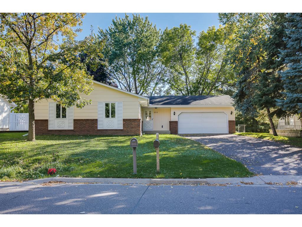 2218 Beam Ave, Maplewood, MN 55109 MLS 4769654 Coldwell Banker