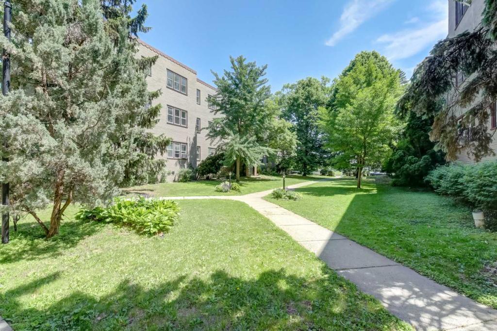 3124 W Calhoun Blvd 403, Minneapolis, MN 55416 MLS 4982531 Coldwell Banker