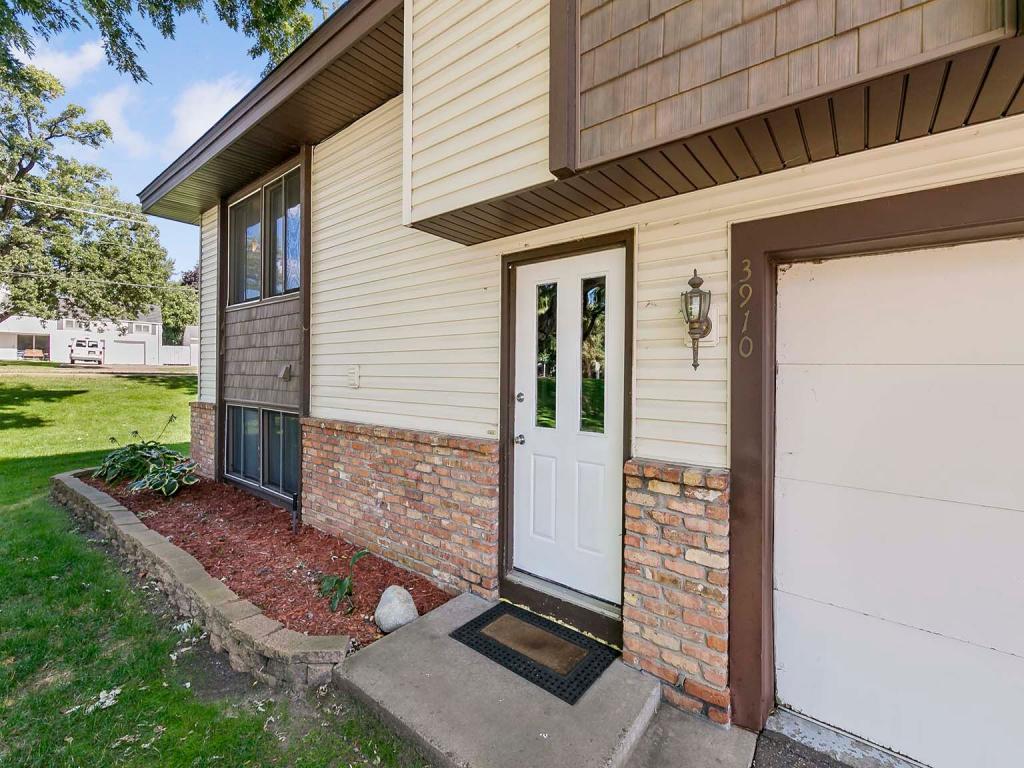 3910 Brookdale Cir N, Brooklyn Park, MN 55443 MLS 5293457 Coldwell