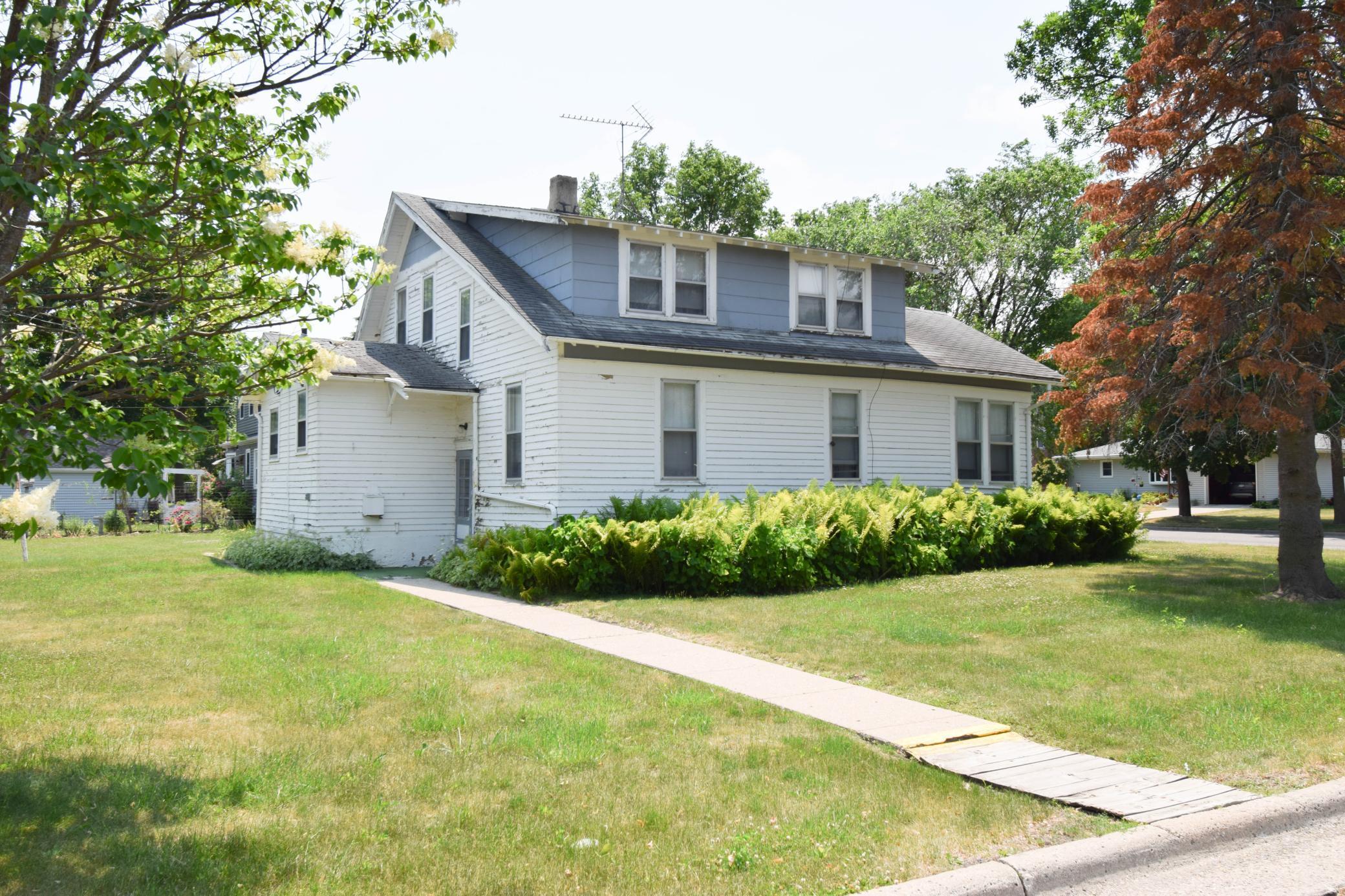 611 S 9th St, Bird Island, MN 55310 MLS 6012055 Coldwell Banker