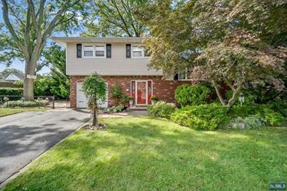 1 Hazley Court - Photo 1