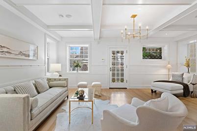 819 Hudson Street - Photo 1
