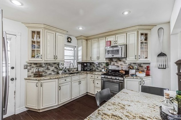 1 Haledon Ct, Paterson NJ exterior