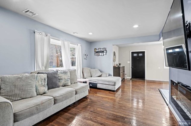 15 Norwood Ave, Plainfield NJ 07060-1354 exterior