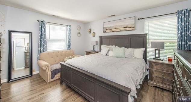 6 Ogden Ter, Kinnelon NJ 07405-1112 exterior